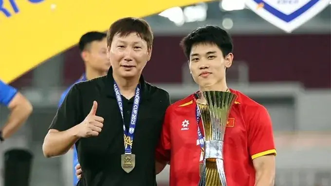 Đình Bắc và U23 Việt Nam lọt đề cử cúp chiến thắng